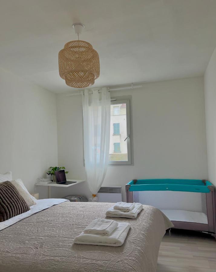 La Voulzie Appartement - Proche Centre Avec Parking Prive プロヴァン エクステリア 写真