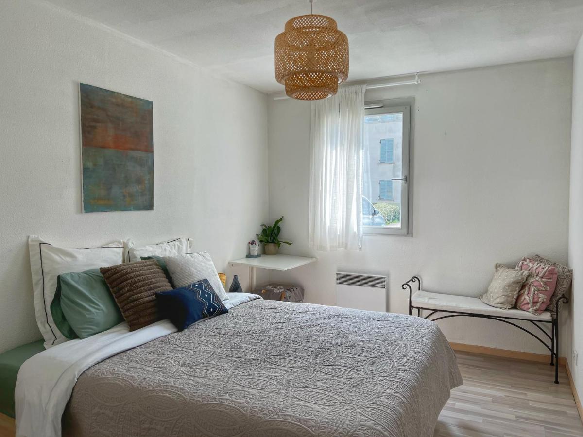 La Voulzie Appartement - Proche Centre Avec Parking Prive プロヴァン エクステリア 写真