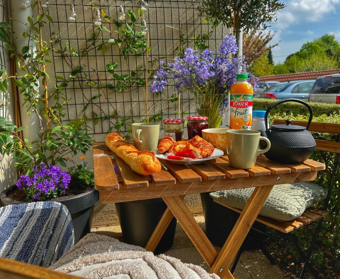 La Voulzie Appartement - Proche Centre Avec Parking Prive プロヴァン エクステリア 写真